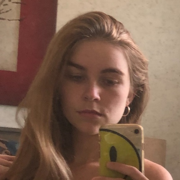 Meet your Posher, Melina - Picture 1 of 1